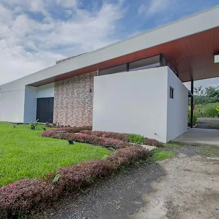 Villa Arthur La Fortuna